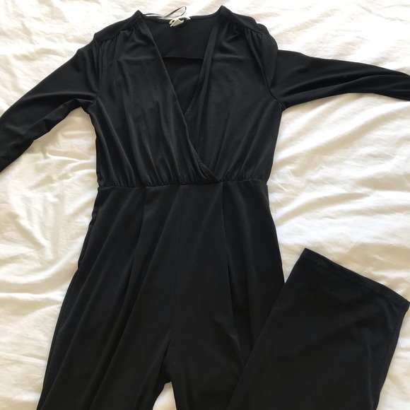 H&M Dresses & Skirts - H&M surplice wide leg jumpsuit